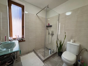 Jumătate de duplex, cu intrare separată și delimitare clară a spațiilor, fără utilizări comune. - imagine 6