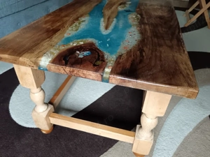 Masă din rășină epoxidica