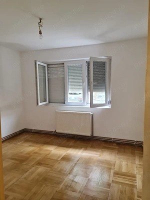 Vand apartament CENTRAL, 3 camere, Boul Rosu, la parter  - imagine 9