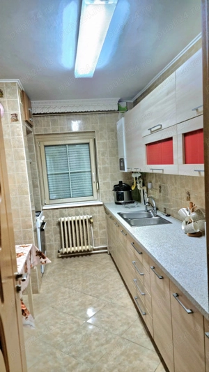 Se vinde apartament cu 3 camere decomandate in zona foarte buna din cartierul Obcini - imagine 4
