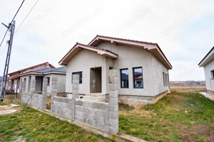 CASA NOUA SEMIFINISATA IN CIHEI CU 3 CAMERE - imagine 3