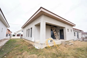 CASA NOUA SEMIFINISATA IN CIHEI CU 3 CAMERE - imagine 11