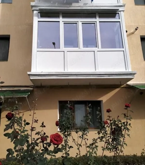 Apartament 3 camere, Etaj 1, Bloc 1992 - Roman, Colonie