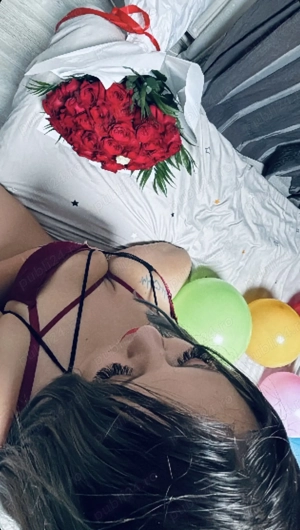 Blonda  Deplasări la Hotel 