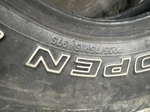 Vând  4 anvelope  205/75/15 - imagine 4