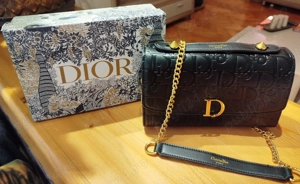 Geantă stil Dior micuță, piele ecologică, nouă, accesorii aurii