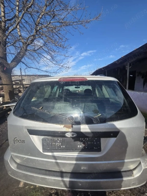 Dezmembrez ford focus 1.8 