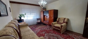 Apartament cu 3 camere , decomandat zona Coresi - imagine 2