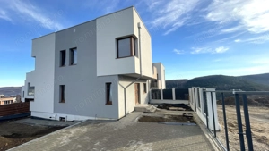 Casa de vanzare D+P+Etaj 140mp Vivo Floresti