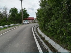 Vând teren intravilan