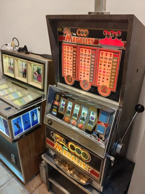 Vând slot machine Bally Medalist.  - imagine 2
