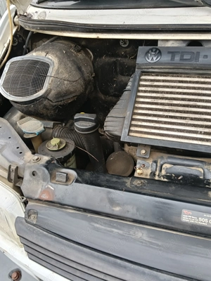 Vand Wolksvagen T4 radiat in stare bună de funcționare  - imagine 3