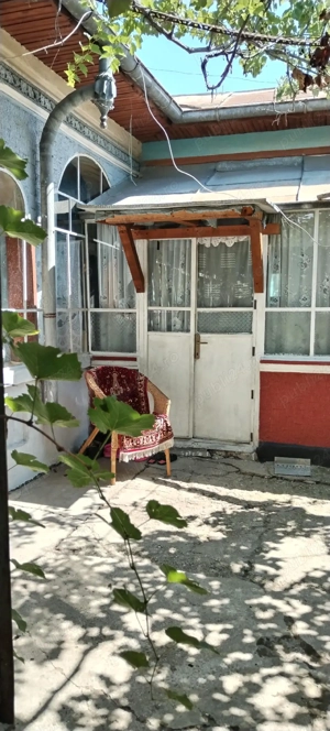 Casă bătrânească de vânzare  - imagine 2