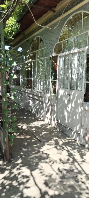Casă bătrânească de vânzare 
