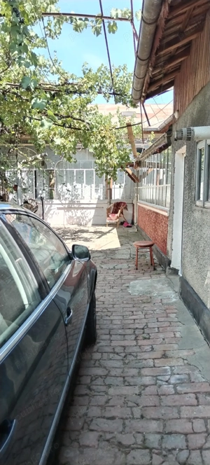 Casă bătrânească de vânzare  - imagine 3