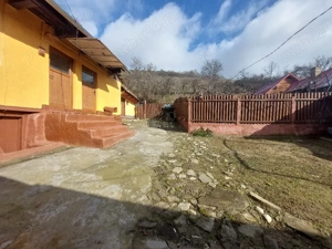 Casă de vânzare in comuna Ormeniș, județul Brașov  - imagine 3