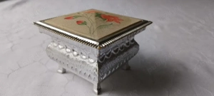 Casetă Bijuterii Vintage   Model Floral, Metal Argintat, Stil Baroc