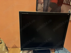 Monitor pc puțin folosit 