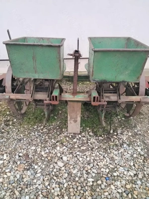 masina de plantat cartofi