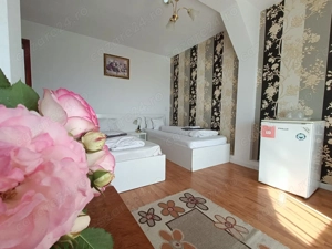 Cazare linga Oradea,3stele,parcare gratuită,tarife decente,pensiune turistică 15camere cu băi propri - imagine 5