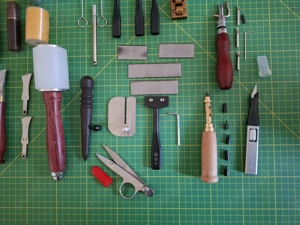 Set unelete pielarie + Cal de cusut foarte mare si versatil - imagine 2