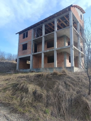 Casă la roşu  - imagine 2