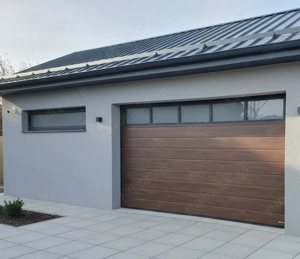 Garaj foarte mare cu mansardă de vânzare în Petroșani   POTENȚIAL DE TRANSFORMARE ÎN LOCUINȚĂ 