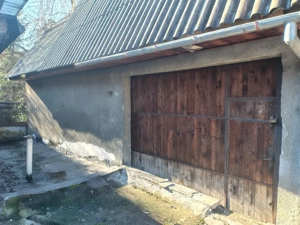 Garaj foarte mare cu mansardă de vânzare în Petroșani   POTENȚIAL DE TRANSFORMARE ÎN LOCUINȚĂ  - imagine 5