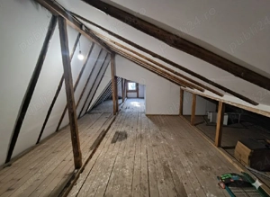 Garaj foarte mare cu mansardă de vânzare în Petroșani   POTENȚIAL DE TRANSFORMARE ÎN LOCUINȚĂ  - imagine 3