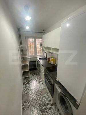 Apartament cu 2 camere, 45 mp, zona Ultracentral - imagine 2