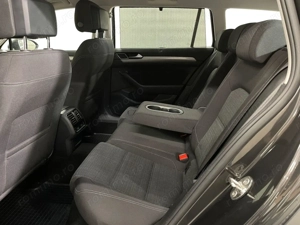 Volkswagen Passat - imagine 11
