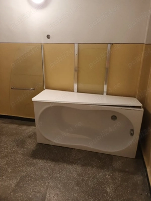 vând cadă de acril și perete de sticlă 