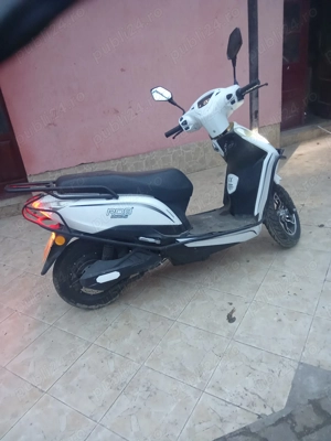 Scuter de vânzare  - imagine 4