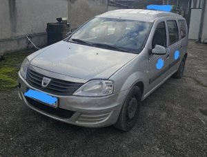 Vând Dacia Logan 