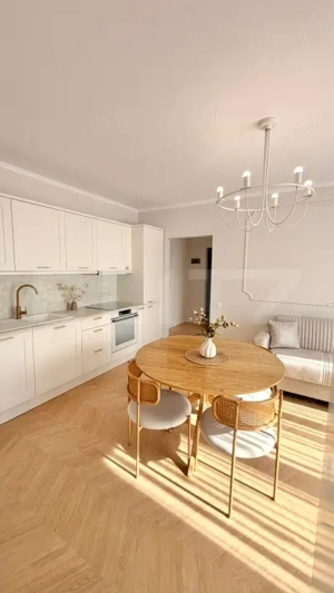 Apartament nou, semidecomandat, 3 camere, parcare subterana, zona Terra - imagine 4