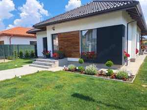 Casă modernă, parter, eficientă energetic, complet mobilată – Satu Nou de Jos