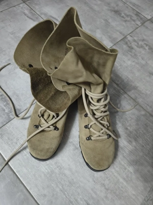 Bocanci de drumeție din piele 