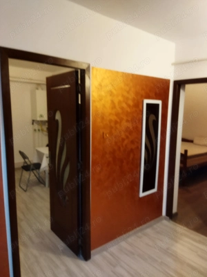 Închiriez apartament cu două camere în micro 21 