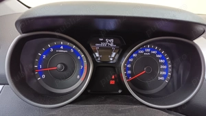 Vand Hyundai elantra - imagine 3