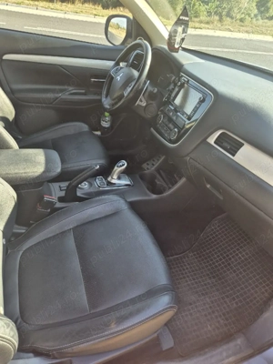 Proprietar Vand Mitsubishi Outlander - imagine 2