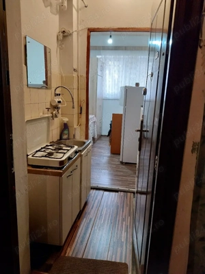 Vîn d camera de camin  cu baie propie pe Stefan cel Mare si Sfint. 