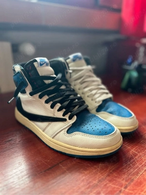 Air Jordan 1 Traviss Scott - imagine 2
