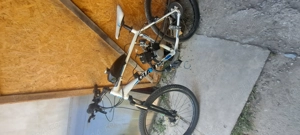 Vind bicicleta cu motor pe benzina  - imagine 5