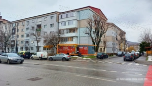 Apartament trei camere amenajat mixt, stare foarte bună, bulevard Micro 5, Hunedoara.