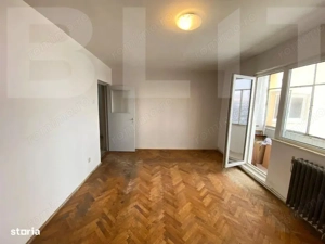 Apartament de vanzare - 3 camere – zonă centrală, Strada Nicolae Bălcescu - imagine 4