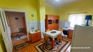 Casă în Hațeg - zonă centrală, singur în curte,  763 m2 de teren, stare foarte bună. - imagine 13