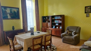 Casă în Hațeg - zonă centrală, singur în curte,  763 m2 de teren, stare foarte bună.