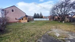 Casă în Hațeg - zonă centrală, singur în curte,  763 m2 de teren, stare foarte bună. - imagine 17