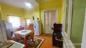 Casă în Hațeg - zonă centrală, singur în curte,  763 m2 de teren, stare foarte bună. - imagine 8