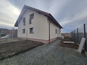 Duplex de vânzare   90 mp utili   Zonă bună, aproape de centură